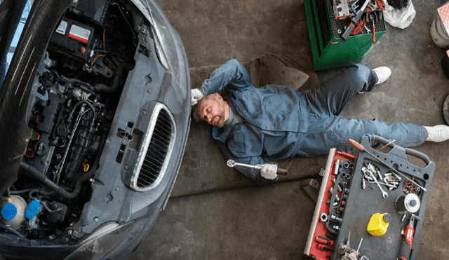 Una tarea de mantenimiento automotriz a la que debes prestar especial atención es el cambio de aceite y filtro de aceite. Foto: difusión Una tarea de mantenimiento automotriz a la que debes prestar especial atención es el cambio de aceite y filtro de aceite. Foto: difusión