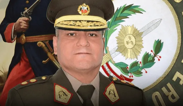 Como jefe del Servicio de Material de Guerra del Ejército (SMGE), el general William Lozano firmó el contrato para el "overhaul" de 3 helicóptero. Foto: difusión Como jefe del Servicio de Material de Guerra del Ejército (SMGE), el general William Lozano firmó el contrato para el "overhaul" de 3 helicóptero. Foto: difusión