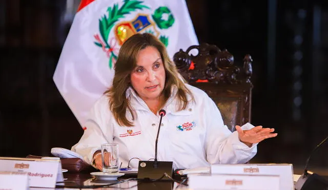 Dina Boluarte es investigada por presunto abandono del cargo tras sus cirugías. Foto: Presidencia