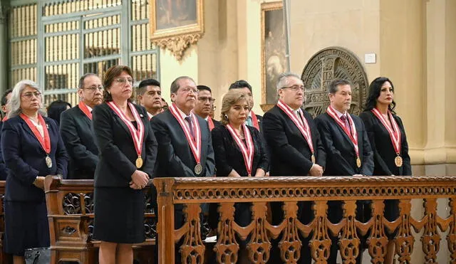 No cesan los ataques del Congreso contra la Junta de Fiscales Supremos. No cesan los ataques del Congreso contra la Junta de Fiscales Supremos.