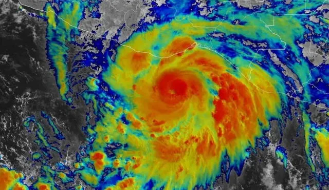 Huracán Erick se intensifica rápidamente, llegará a categoría 3 antes de impactar suelo mexicano durante las primeras horas del jueves 19 de junio. Huracán Erick se intensifica rápidamente, llegará a categoría 3 antes de impactar suelo mexicano durante las primeras horas del jueves 19 de junio.