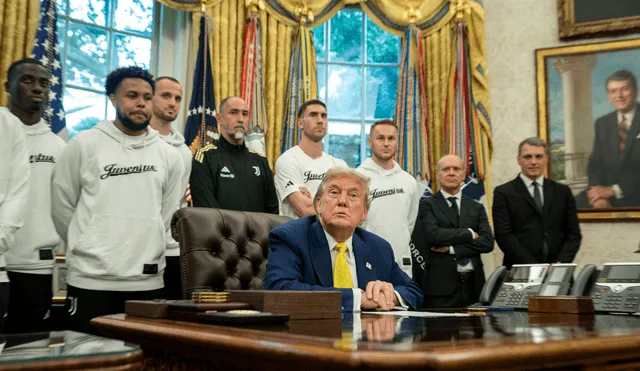 Trump recibió a los jugadores de la Juventus en la Casa Blanca, ubicada en Washington. Trump recibió a los jugadores de la Juventus en la Casa Blanca, ubicada en Washington.