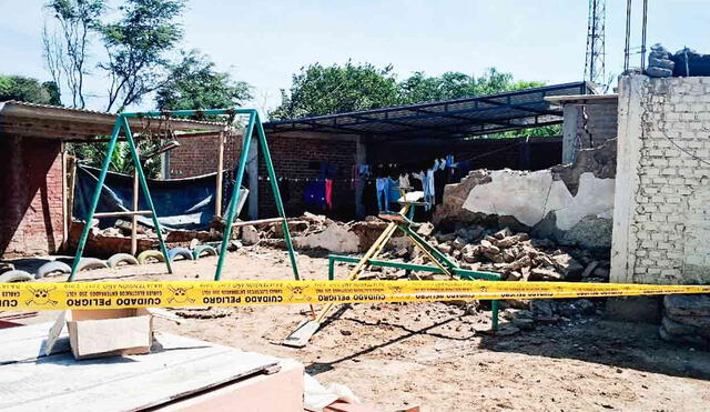 UGEL Chiclayo informó que realiza gestiones para instalar módulos prefabricados tras el desplome de pared en el colegio. UGEL Chiclayo informó que realiza gestiones para instalar módulos prefabricados tras el desplome de pared en el colegio.
