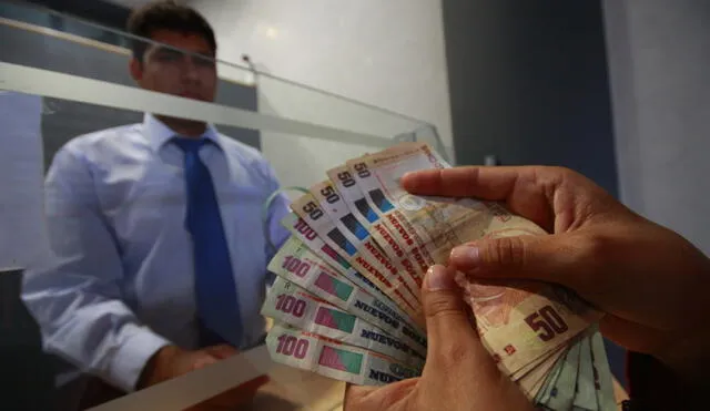 El aguinaldo es un beneficio económico de S/300 que se deposita por Fiestas Patrias y Navidad. Foto: La República El aguinaldo es un beneficio económico de S/300 que se deposita por Fiestas Patrias y Navidad. Foto: La República