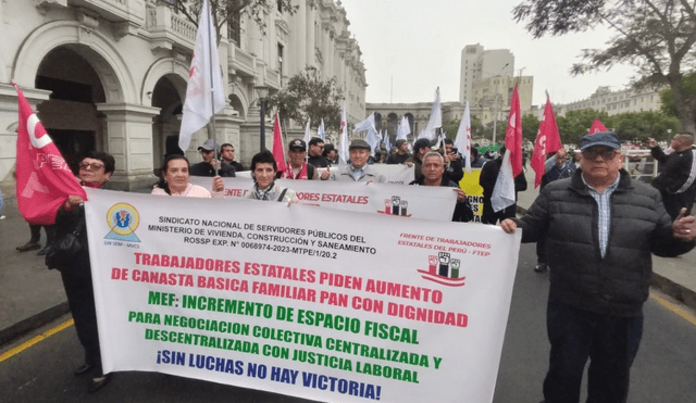 Trabajadores estatales convocan movilización para el jueves 26 de junio. Foto: José Luis Sandoval, vocero del FTEP Trabajadores estatales convocan movilización para el jueves 26 de junio. Foto: José Luis Sandoval, vocero del FTEP