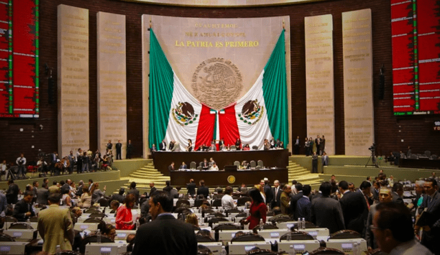 Senado aprueba ley para digitalizar trámites y reducir burocracia. Senado aprueba ley para digitalizar trámites y reducir burocracia.