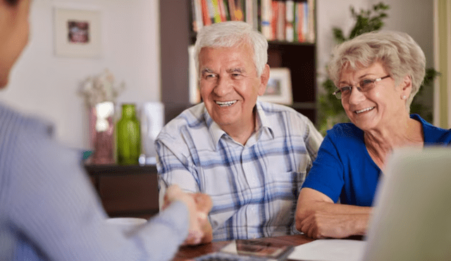 El importe de esta paga extraordinaria será igual a la pensión mensual habitual, beneficiando a quienes cobran 1.500 euros y quienes tienen pensiones no contributivas. Foto: Freepik El importe de esta paga extraordinaria será igual a la pensión mensual habitual, beneficiando a quienes cobran 1.500 euros y quienes tienen pensiones no contributivas. Foto: Freepik