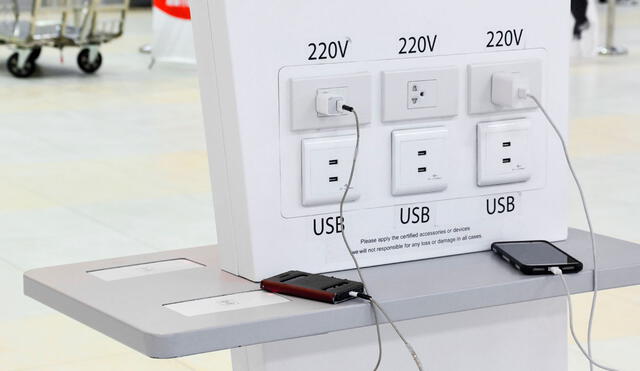 Lo mejor es usar los enchufes tradicionales, ya que los puertos USB podrían haber sido modificados. Lo mejor es usar los enchufes tradicionales, ya que los puertos USB podrían haber sido modificados.