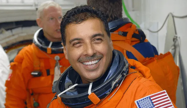 A pesar de múltiples rechazos, Hernández se unió a la NASA en 2001 y trabajó en la misión STS-128. Foto: NASA