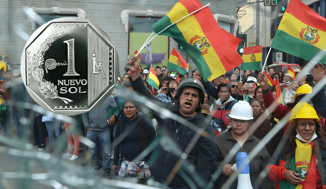 Bolivia atraviesa una crisis económica marcada por la escasez de dólares y combustibles.