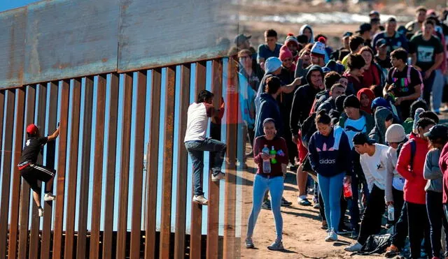 Texas no podrá detener inmigrantes que hayan cruzado la frontera con México. Texas no podrá detener inmigrantes que hayan cruzado la frontera con México.