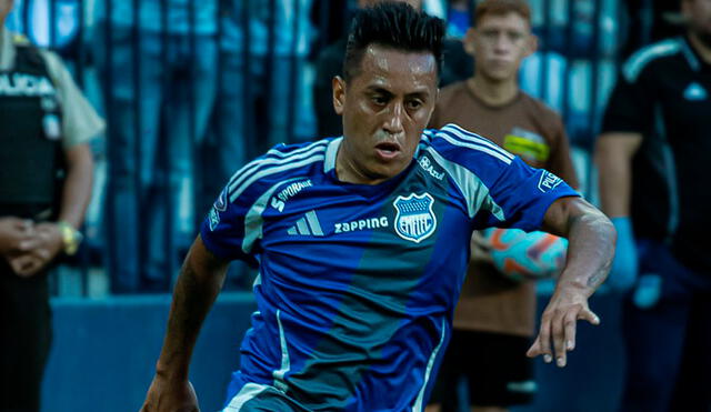Christian Cueva solo ha jugado un partido completo con el Bombillo de los cuatro que lleva disputados. Foto: Club Sport Emelec Christian Cueva solo ha jugado un partido completo con el Bombillo de los cuatro que lleva disputados. Foto: Club Sport Emelec