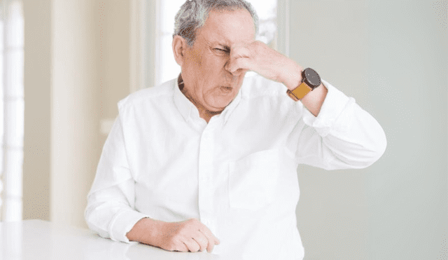 El 2-nonenal se adhiere a la piel y es difícil de eliminar con jabón y agua. Foto: iStock El 2-nonenal se adhiere a la piel y es difícil de eliminar con jabón y agua. Foto: iStock