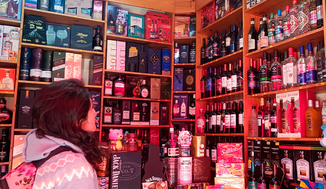 Tacna expende licores como whisky, coñac o tequila a bajos precios gracias a la ley.