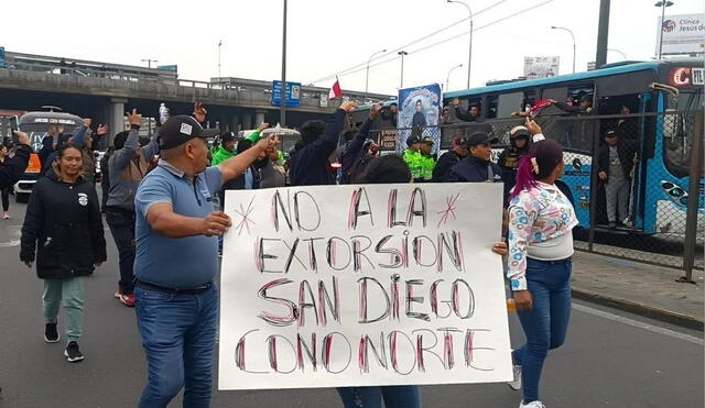 Anuncian paro de transportistas por incremento de extorsiones en Lima. Anuncian paro de transportistas por incremento de extorsiones en Lima.