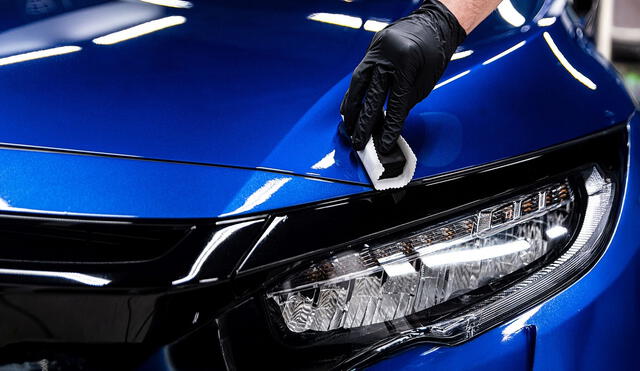 Limpiar el exterior de tu auto con frecuencia ayuda a proteger la pintura del sol, la lluvia y otros elementos que pueden dañarla. Foto: difusión Limpiar el exterior de tu auto con frecuencia ayuda a proteger la pintura del sol, la lluvia y otros elementos que pueden dañarla. Foto: difusión