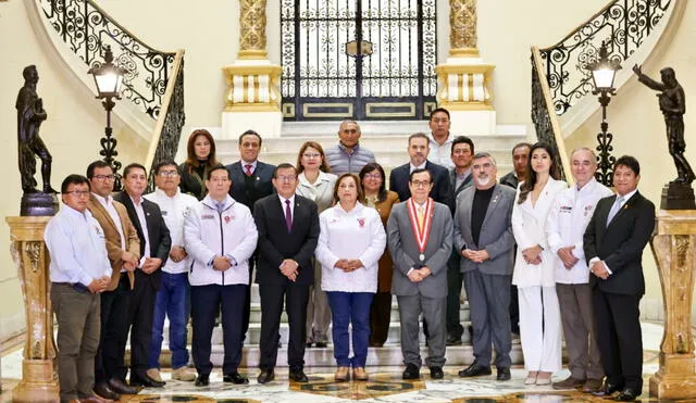 Según el premier Eduardo Arana, el objetivo de esta mesa es lograr consensos para proteger derechos laborales y avanzar en una nueva norma que contribuya a la formalización de la minería artesanales. Foto: PCM Según el premier Eduardo Arana, el objetivo de esta mesa es lograr consensos para proteger derechos laborales y avanzar en una nueva norma que contribuya a la formalización de la minería artesanales. Foto: PCM