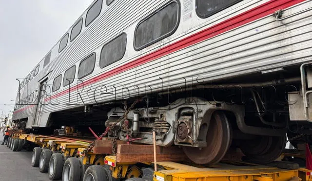 Coches del tren de Rafael López Aliaga en Callao que fueron dados de baja en EE.UU. luego de más de 40 años. Créditos: Grecia Infante / La República Coches del tren de Rafael López Aliaga en Callao que fueron dados de baja en EE.UU. luego de más de 40 años. Créditos: Grecia Infante / La República