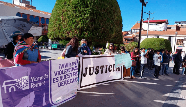 Colectivos de mujeres respaldaron la condena hacia el abogado. Foto: Difusión Colectivos de mujeres respaldaron la condena hacia el abogado. Foto: Difusión