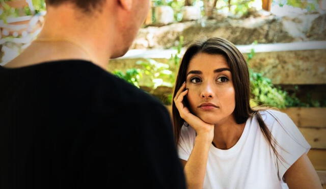 Psiquiatra del Minsa revela el verdadero significado de desviar la mirada durante una conversación. Foto: Freepik. Psiquiatra del Minsa revela el verdadero significado de desviar la mirada durante una conversación. Foto: Freepik.
