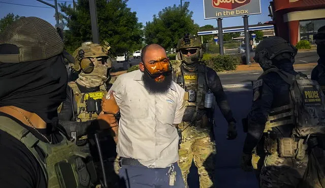 La Patrulla Fronteriza de EE. UU. realizó una redada en un Home Depot de Sacramento, California, deteniendo a 11 inmigrantes indocumentados. La Patrulla Fronteriza de EE. UU. realizó una redada en un Home Depot de Sacramento, California, deteniendo a 11 inmigrantes indocumentados.
