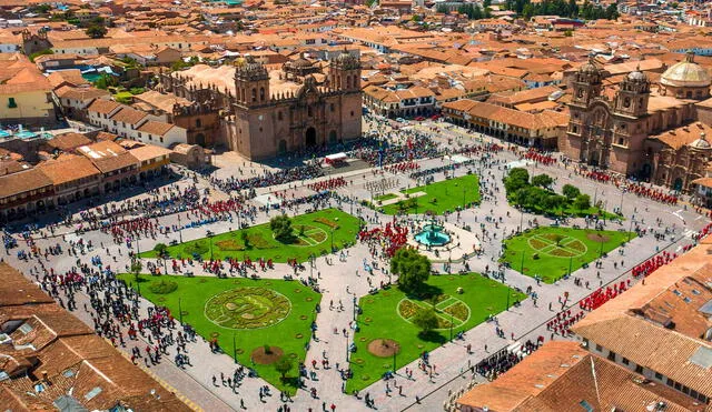 Cusco es considerado como uno de los destinos turísticos preferidos en Sudamérica. Foto: Plaza de Armas de Cusco Cusco es considerado como uno de los destinos turísticos preferidos en Sudamérica. Foto: Plaza de Armas de Cusco