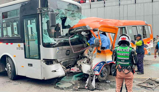 Fiscalía inicia investigación sobre el choque de bus del Metropolitano con cúster en el Cercado de Lima, con el fin de conocer las causas y responsabilidades del accidente. Foto: LR