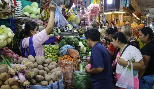 El índice de precios al consumidor en Lima se ha mantenido en el rango de 1,65% y 1,70% por cuarto mes consecutivo. Foto: Andina El índice de precios al consumidor en Lima se ha mantenido en el rango de 1,65% y 1,70% por cuarto mes consecutivo. Foto: Andina