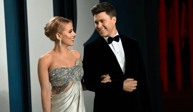 Scarlett Johansson reacts to Colin Jost’s risqué SNL jokes in the “joke swap” segment. Photo: AFP