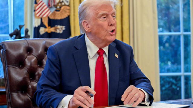 Trump confirms 25% tariffs on Canadian and Mexican imports starting February 1, sparking trade concerns. Photo: France 24.