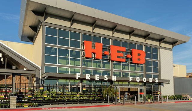 Celebrate H-E-B's 120th anniversary with the "Big Thanks Texas Giveaway." Learn how you can win free groceries for a year through various entry methods, including in-store purchases, app usage, and mail-in entries. Photo: MySA.