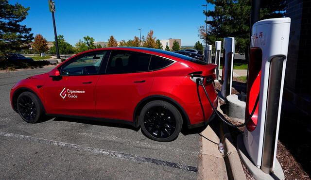 Tesla says they are releasing a software update to fix the problem. Photo: The Associated Press. Tesla says they are releasing a software update to fix the problem. Photo: The Associated Press.