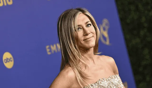 Security detains suspect after crash at Jennifer Aniston's Bel-Air mansion. Photo: Harpers Bazaar Security detains suspect after crash at Jennifer Aniston's Bel-Air mansion. Photo: Harpers Bazaar
