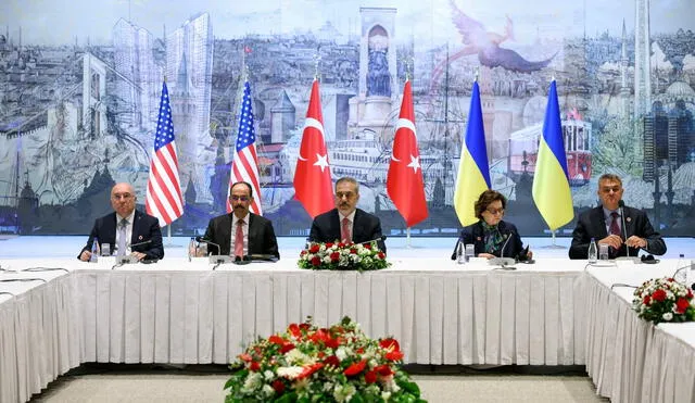 Ukrainian and Russian officials meet face-to-face for the first time in three years, reaching a breakthrough agreement to exchange 2,000 prisoners of war amid ongoing tensions. Photo: AFP Ukrainian and Russian officials meet face-to-face for the first time in three years, reaching a breakthrough agreement to exchange 2,000 prisoners of war amid ongoing tensions. Photo: AFP