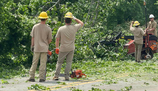 Crews work around the clock to restore power in Northeast Tennessee after severe storms leave thousands without electricity. Photo: X Crews work around the clock to restore power in Northeast Tennessee after severe storms leave thousands without electricity. Photo: X