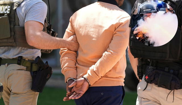 Federal agents arrested a Texas man accused of plotting to use explosives against law enforcement during the Los Angeles riots, preventing a potentially deadly attack. Photo: GLR News Composition/Noah Berger/X Federal agents arrested a Texas man accused of plotting to use explosives against law enforcement during the Los Angeles riots, preventing a potentially deadly attack. Photo: GLR News Composition/Noah Berger/X