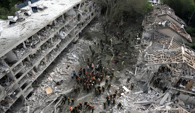 Destruction in Tel Aviv on the morning of June 22 following Iran's retaliatory attack in response to the United States' bombing of strategic Iranian facilities. Photo: X