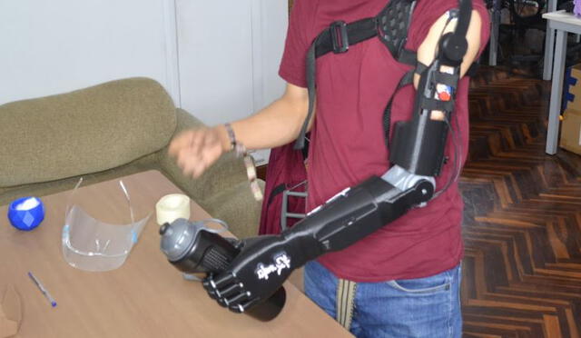 Protesis biónica con articulación. Foto: Pixed