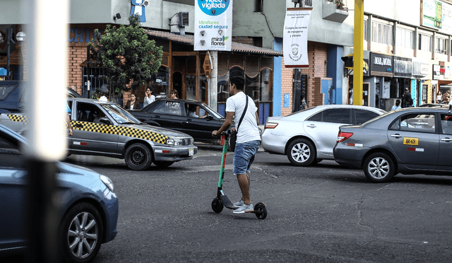 Los scooters eléctricos tienen bastante presencia en el distrito de Miraflores. Foto: La República / Aldair Jorge Mejía López.