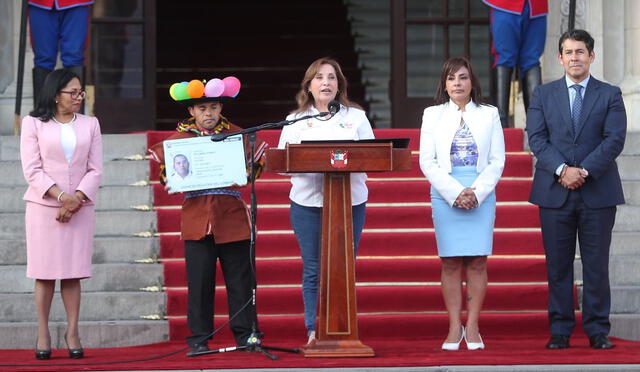La presidenta Boluarte aprovechó una actividad oficial para responder lo dicho por le minsitro Arista. Foto: difusión   