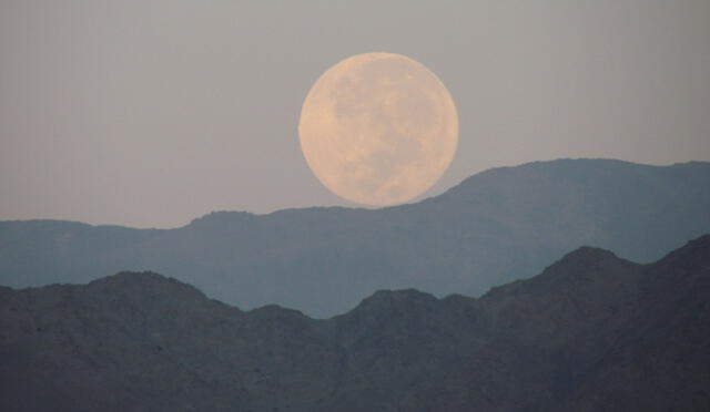 Una superluna ocurre cuando la Luna llena coincide con su perigeo, el punto más cercano a la Tierra. Foto: Difusión. 