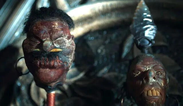 Según Morticia Adams, estas cabezas fueron traídas después de una expedición en la selva del Perú. Foto: Netflix Según Morticia Adams, estas cabezas fueron traídas después de una expedición en la selva del Perú. Foto: Netflix