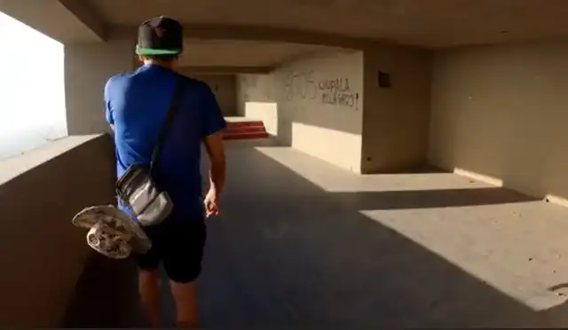 Así luce el patio por dentro de la vivienda en el cerro Centinela