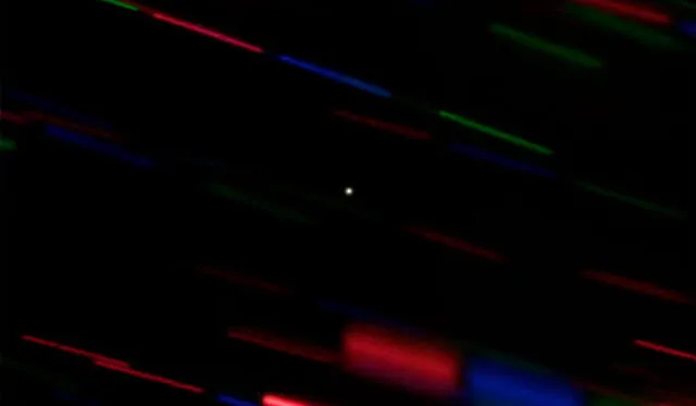 Imagen compuesta por tres filtros diferentes. El punto brillante en el centro es el objeto 2020 CD3. Crédito: Observatorio Gemini/NSF.