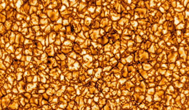 La espectacular imagen muestra un patrón de gas turbulento y "hirviendo" que cubre todo el Sol. Foto: NSF.