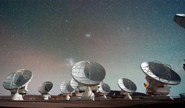 La matriz de radiotelescopio ALMA (Chile) fue parte de la red mundial que logró captar la imagen del agujero negro. Foto: ESO.