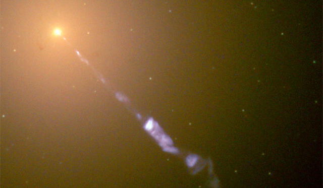 Imagen de la galaxia elíptica M87, ubicada a 55 millones de años luz de la Tierra.