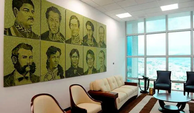 En una de sus paredes figuran fotos de líderes como Nelson Mandela y Fidel Castro. Foto: AFP.