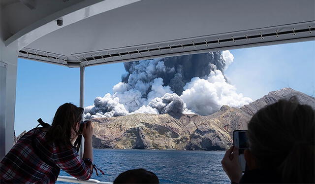 El volcán Whakaari erupcionó de manera inesperada. Foto: AFP.