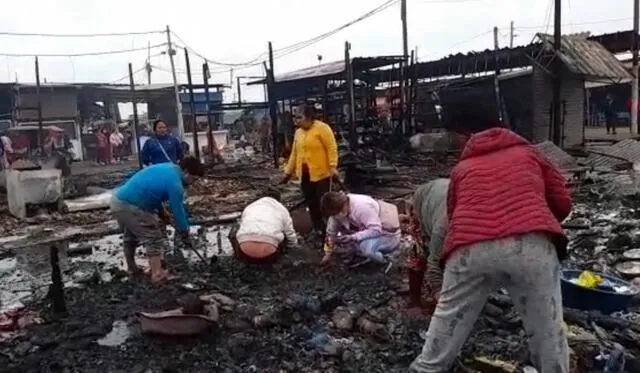 Incendio en Mercado 2 de Mayo de Chimbote